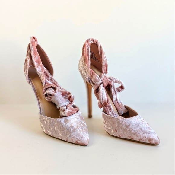 Justfab Cosette Court Crushed Velvet Ankle Tie Pointy Toe Heels Pink Blush sz 10 - Picture 2 of 13